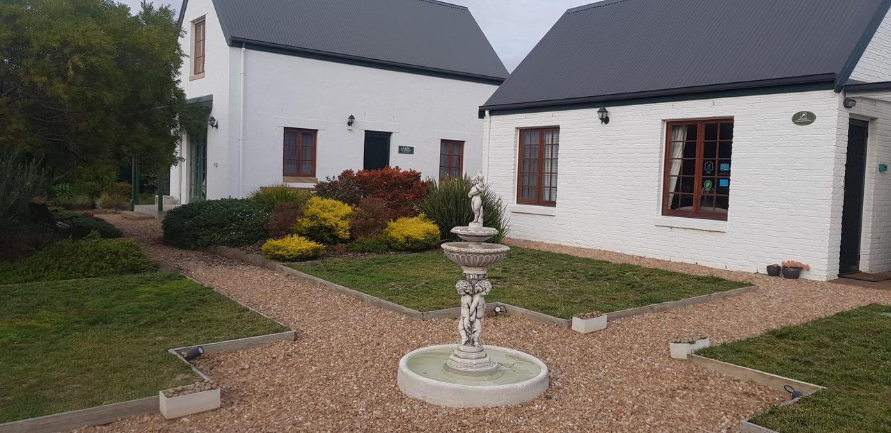 Hotel Richmond Barracks Exterior foto